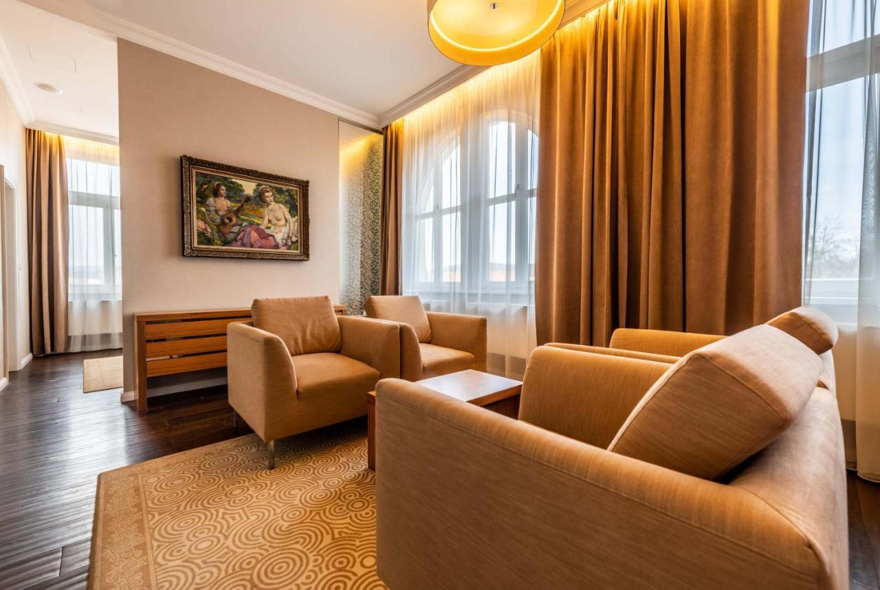 Hotel Elizabeth Trencin Bagian luar foto