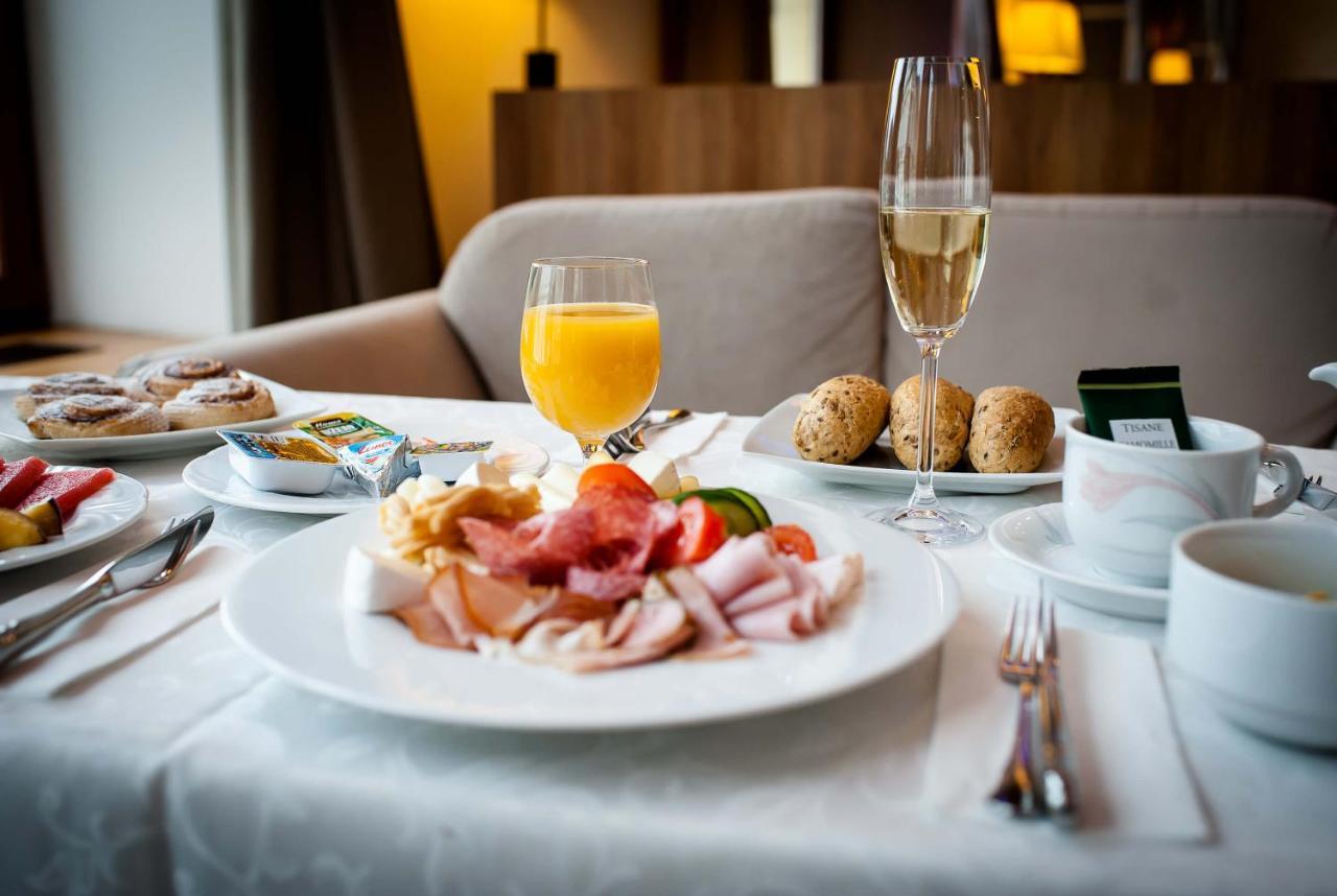 Hotel Elizabeth Trencin Bagian luar foto