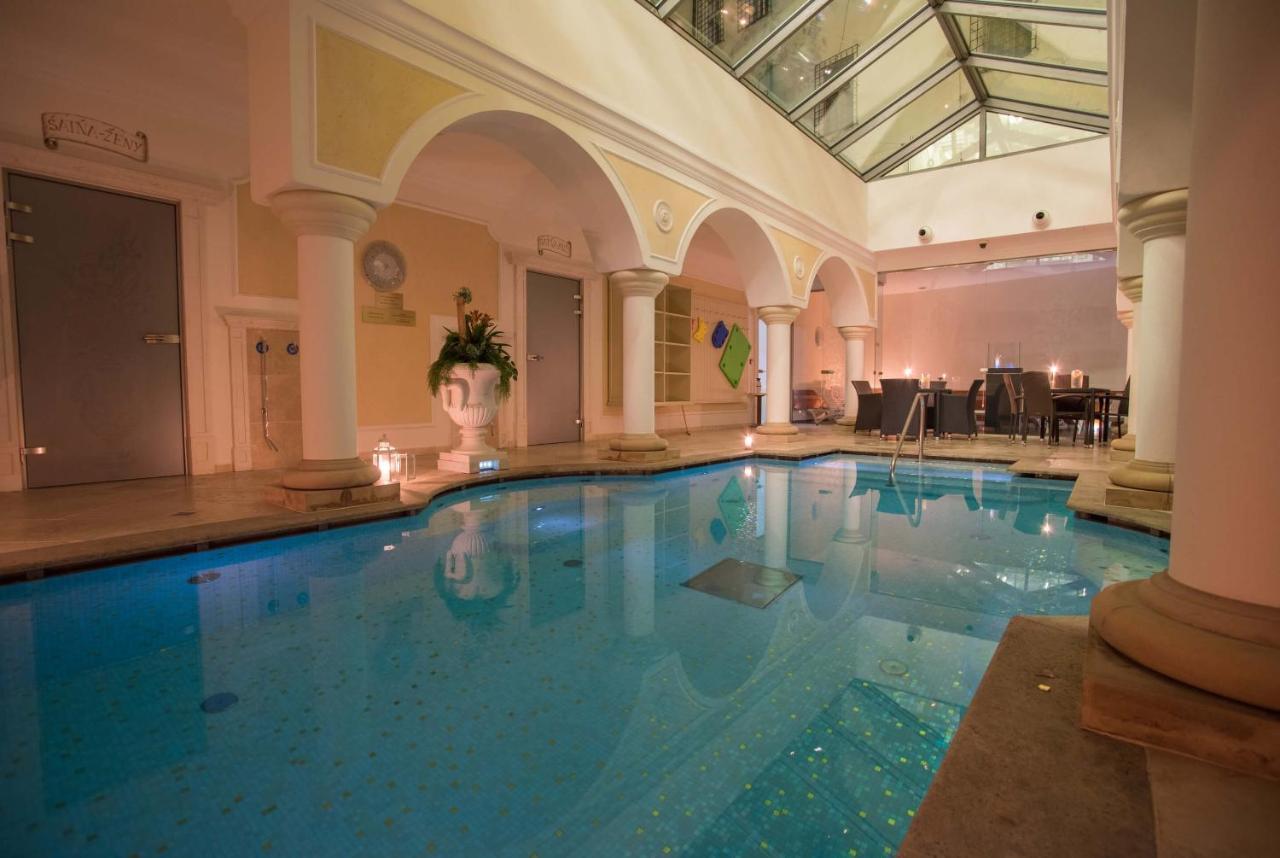 Hotel Elizabeth Trencin Bagian luar foto