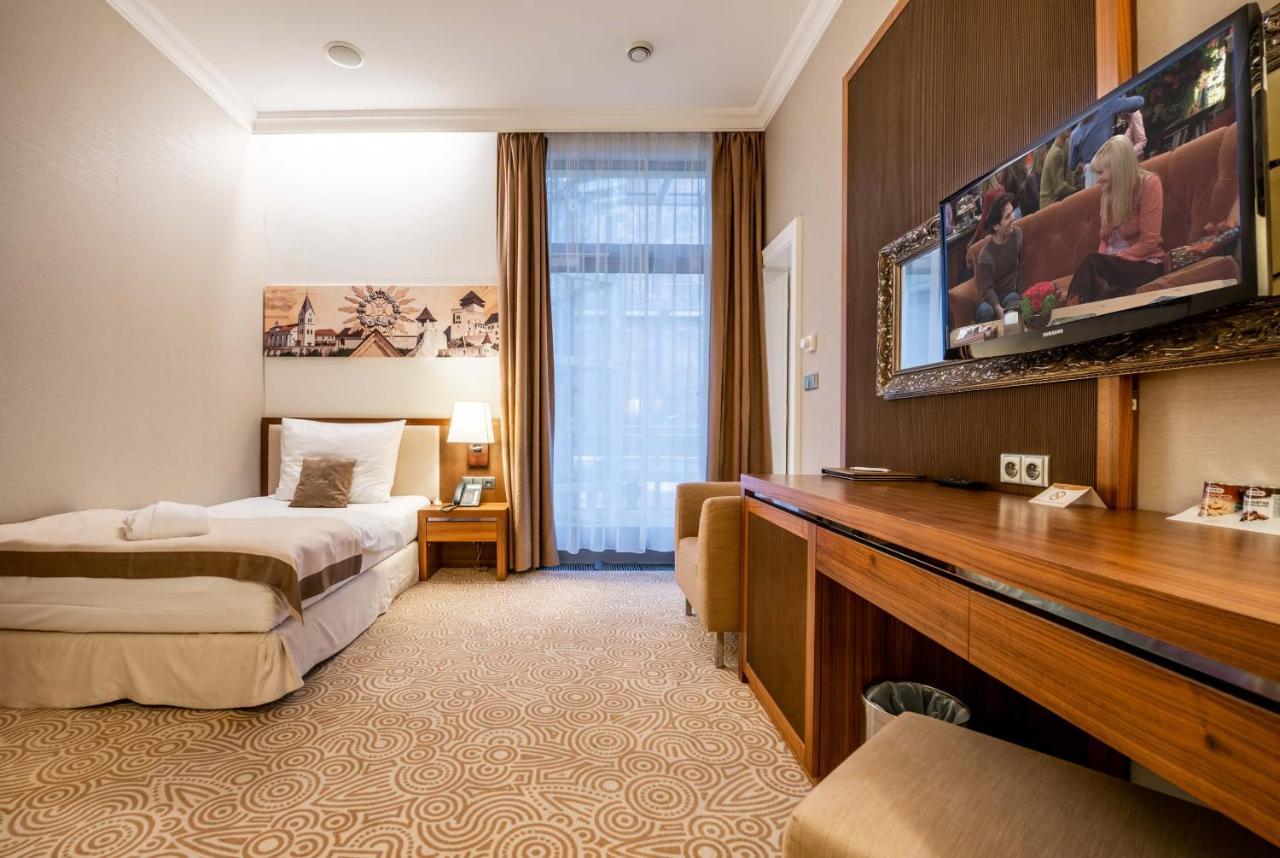 Hotel Elizabeth Trencin Bagian luar foto
