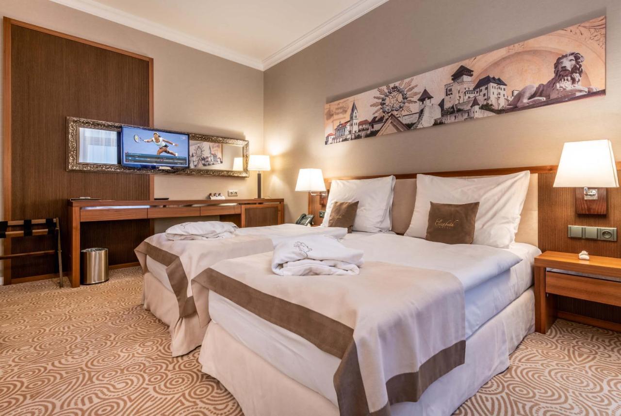 Hotel Elizabeth Trencin Bagian luar foto