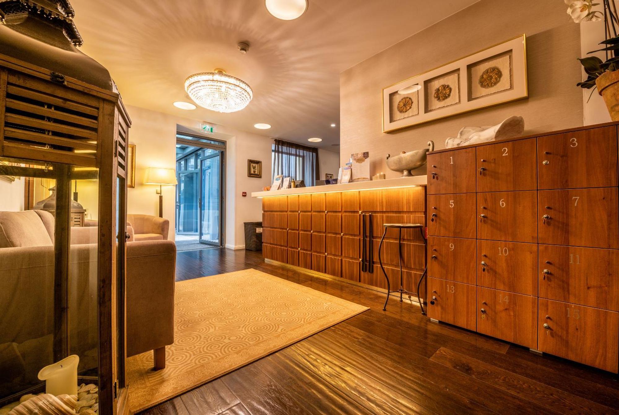 Hotel Elizabeth Trencin Bagian luar foto