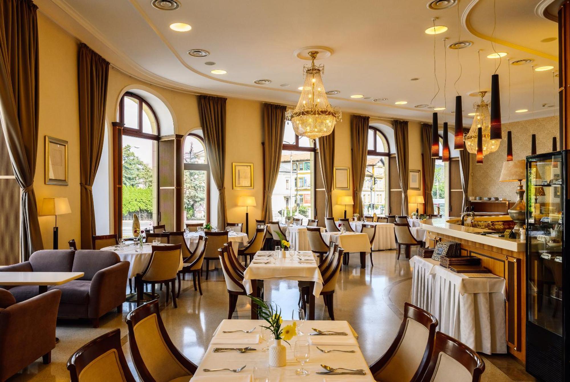 Hotel Elizabeth Trencin Bagian luar foto