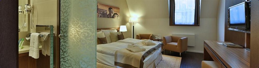 Hotel Elizabeth Trencin Bagian luar foto