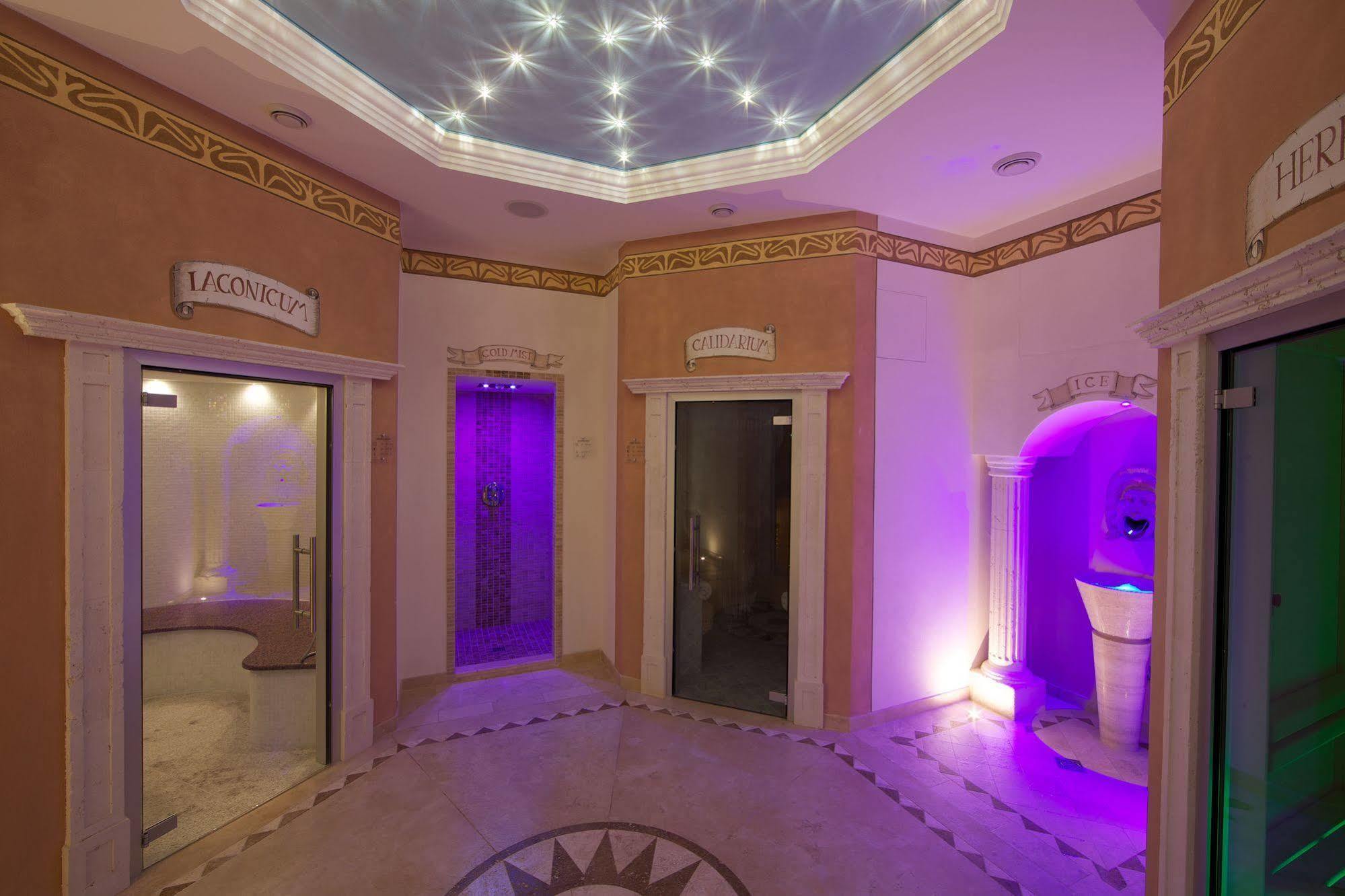 Hotel Elizabeth Trencin Bagian luar foto