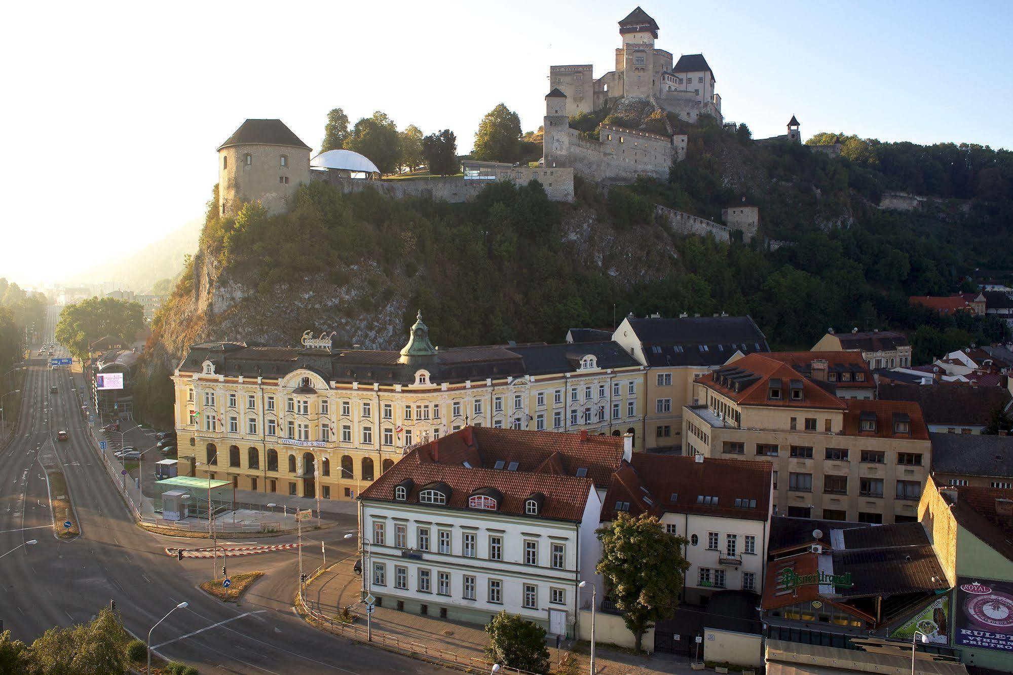 Hotel Elizabeth Trencin Bagian luar foto