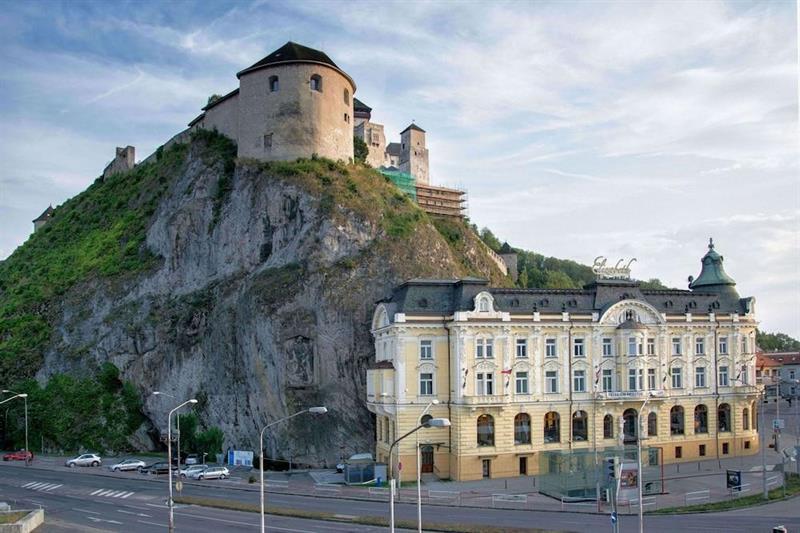 Hotel Elizabeth Trencin Bagian luar foto