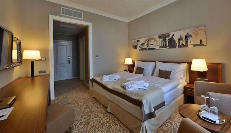 Hotel Elizabeth Trencin Bagian luar foto